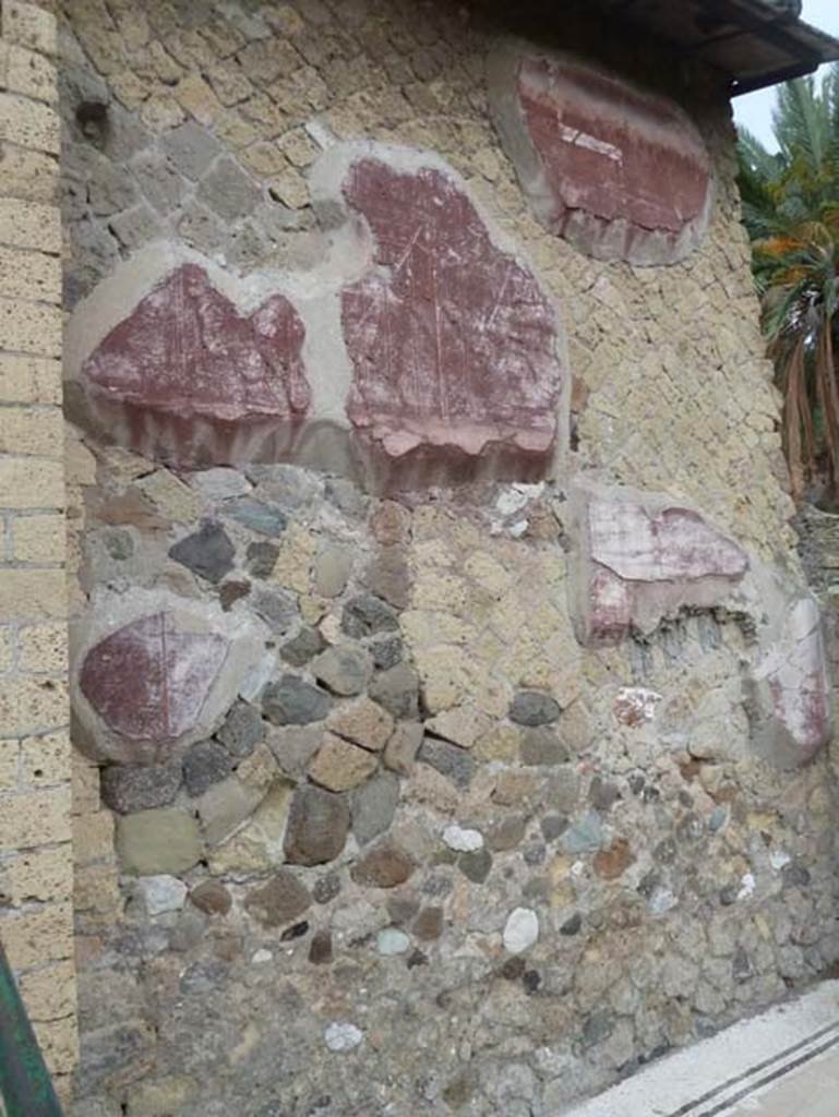 Ins. Orientalis I, 2, Herculaneum, September 2015. North wall of tablinum.