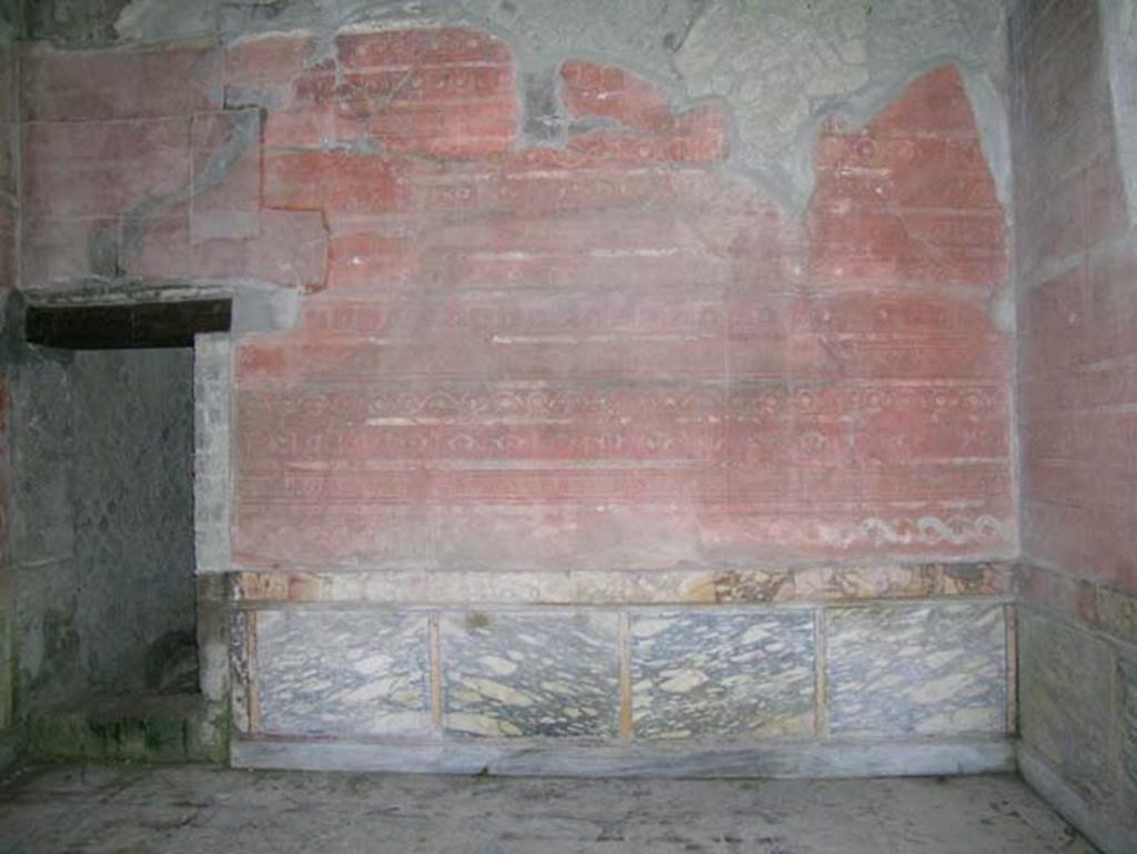 Ins. Or. I.2, Herculaneum. May 2005. Decorated north wall of marbled room on lower level.
Photo courtesy of Nicolas Monteix.
