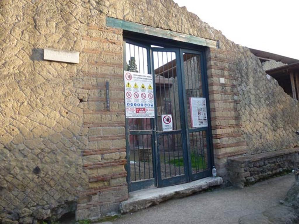 Ins. Orientalis1.2, Herculaneum, October 2012. Entrance doorway. Photo courtesy of Michael Binns.