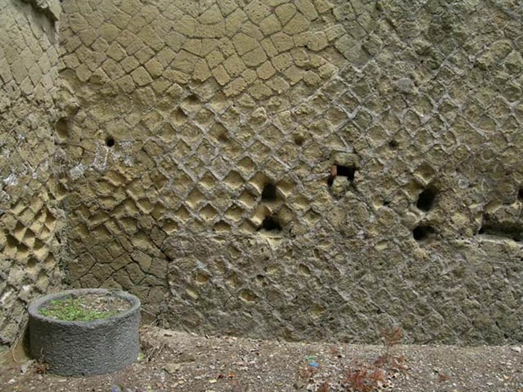 Ins. Or. II, 1ª, Herculaneum. June 2006. Room B, west end of north wall. Photo courtesy of Nicolas Monteix.