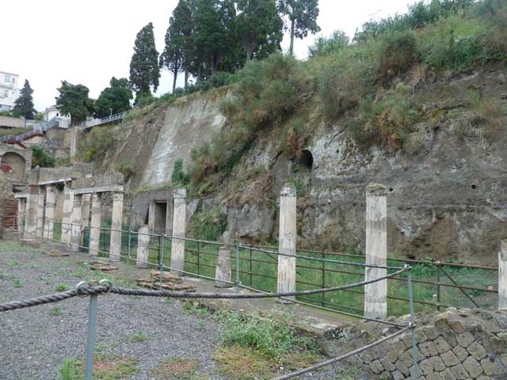 Ins. Orientalis II.4, Herculaneum, September 2015. Looking north-east across west portico.