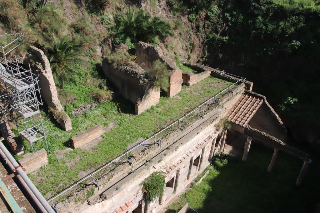 Ins. Orientalis II.4/19, Palaestra, Herculaneum, October 2022.
Looking east along north side of the cryptoporticus. Photo courtesy of Klaus Heese.
