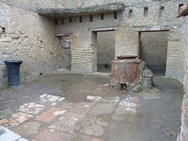 Ins. Orientalis II.5, Herculaneum. September 2015. Looking north-east to entrance doorway.
The stairs leading to the mezzanine floor would have been against the north wall.
