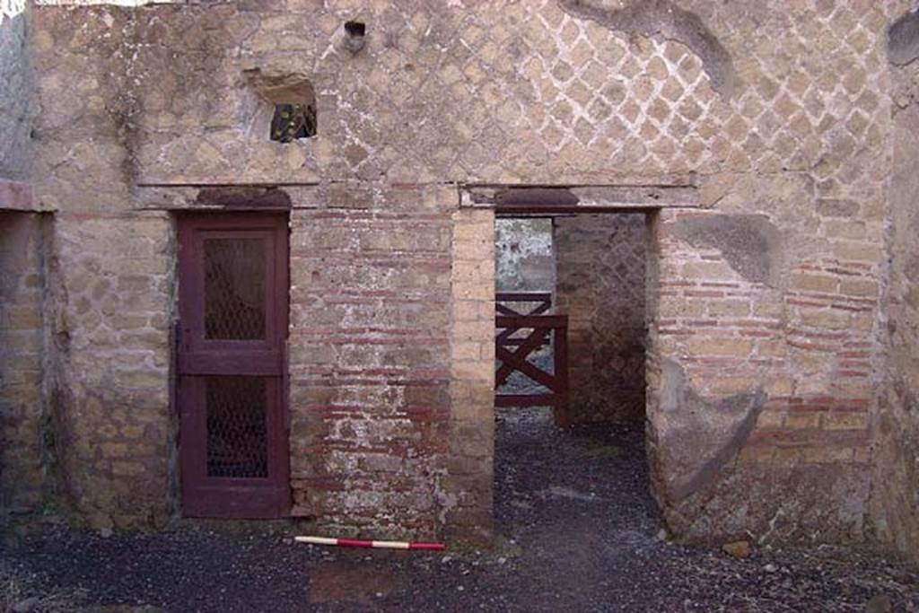 Ins Or II, 11, Herculaneum. January 2002. Two doorways in east wall. Photo courtesy of Nicolas Monteix.