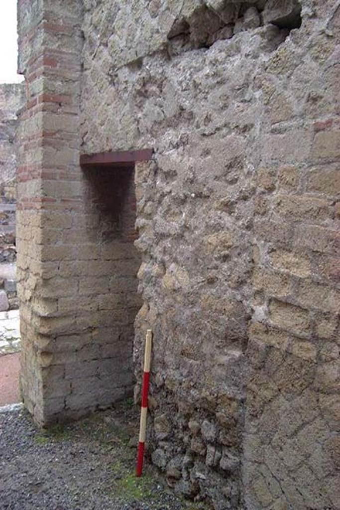 Ins. Or II, 12 Herculaneum. January 2002. Detail of doorway to latrine. 
Photo courtesy of Nicolas Monteix.
