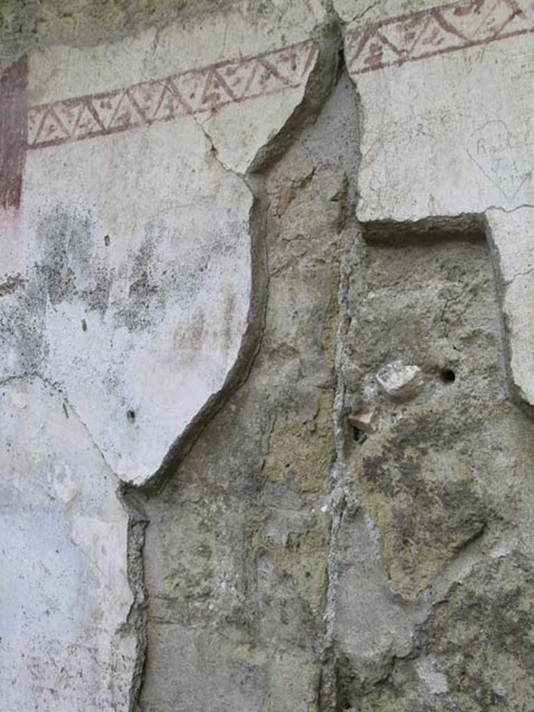 Ins Or II, 16 Herculaneum. May 2004. Rear room, detail of decoration from east wall.   
Photo courtesy of Nicolas Monteix.
