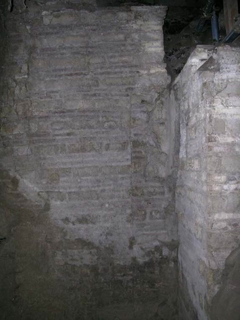 Ins Or II, 4/19, Herculaneum. May 2006. North side of upper loggia/terrace.
Photo courtesy of Nicolas Monteix.
