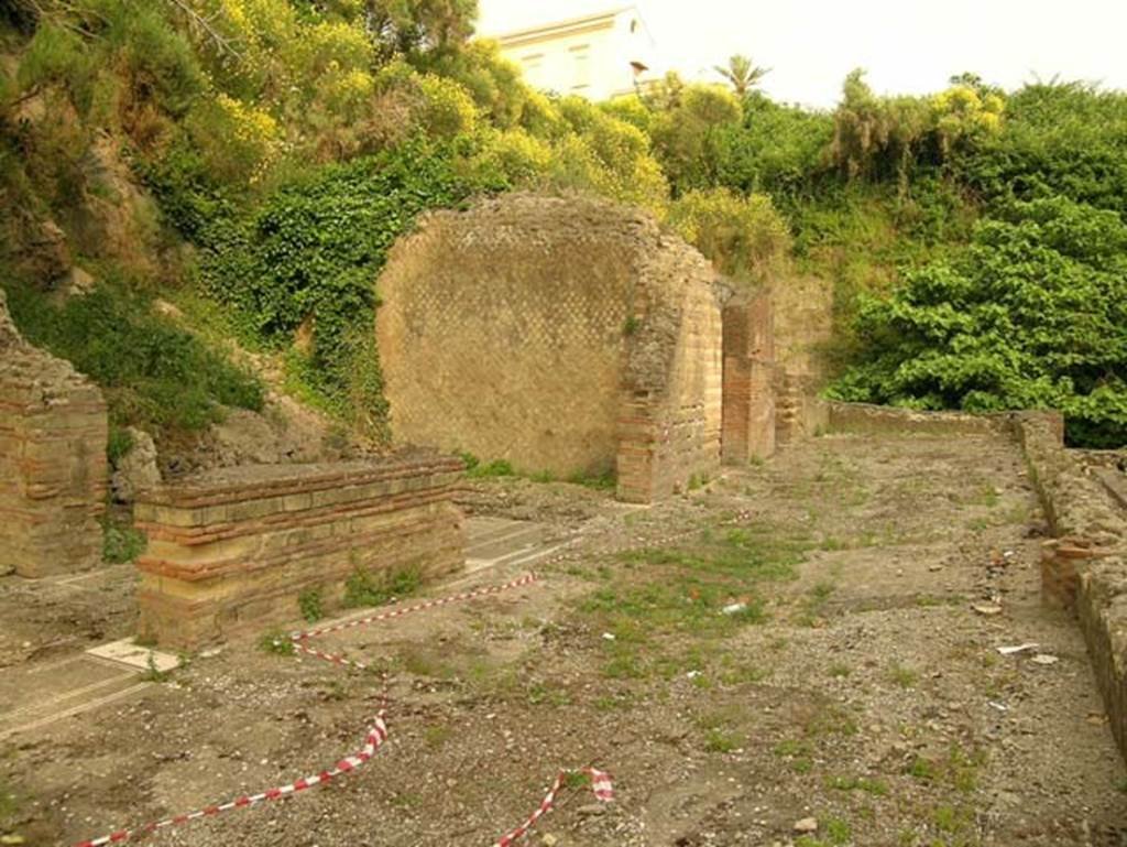 Ins Or II, 4/19, Herculaneum. June 2005. Looking east along upper loggia towards rooms at east end. 
Photo courtesy of Nicolas Monteix.
