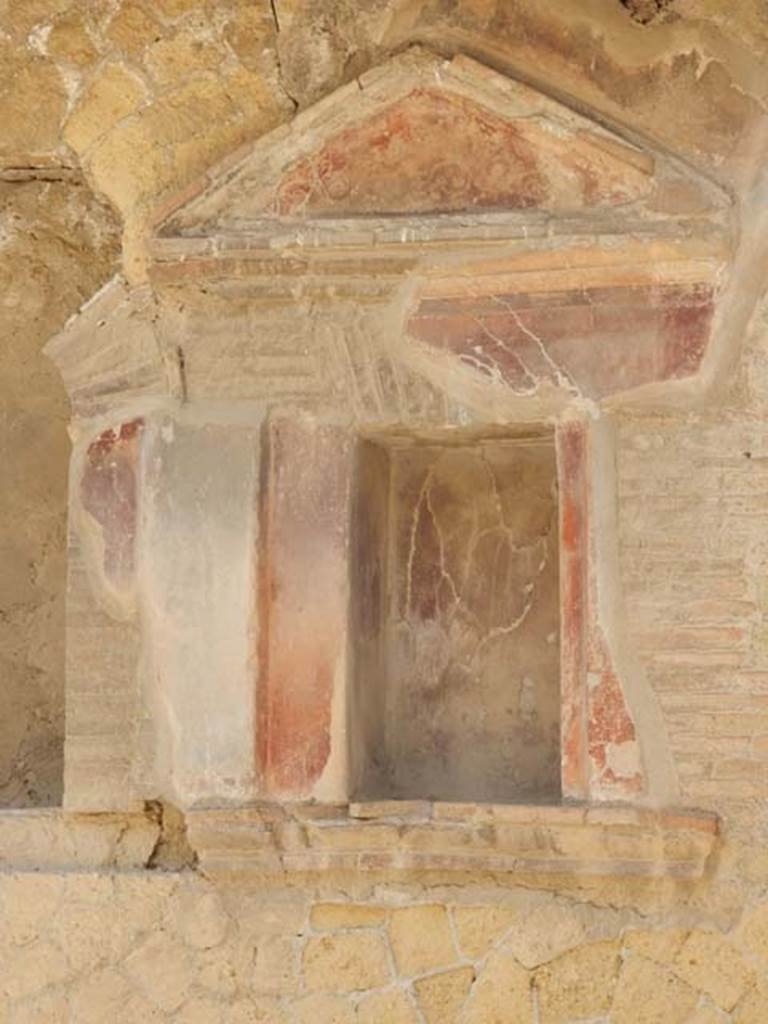 VI.29 Herculaneum. May 2018. Atrium 9, detail of lararium. Photo courtesy of Buzz Ferebee.