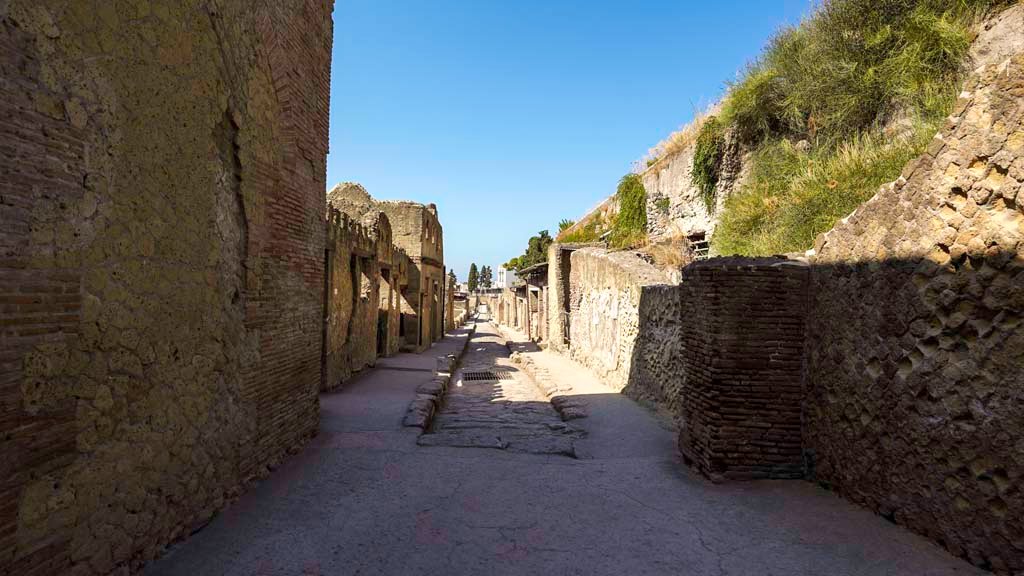 Cardo III, Herculaneum. August 2021. Looking south from northern end of Cardo III. Photo courtesy of Robert Hanson.