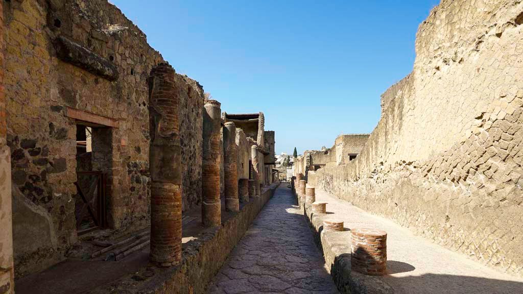 Cardo IV, Herculaneum. August 2021. Looking south from north end. Photo courtesy of Robert Hanson.