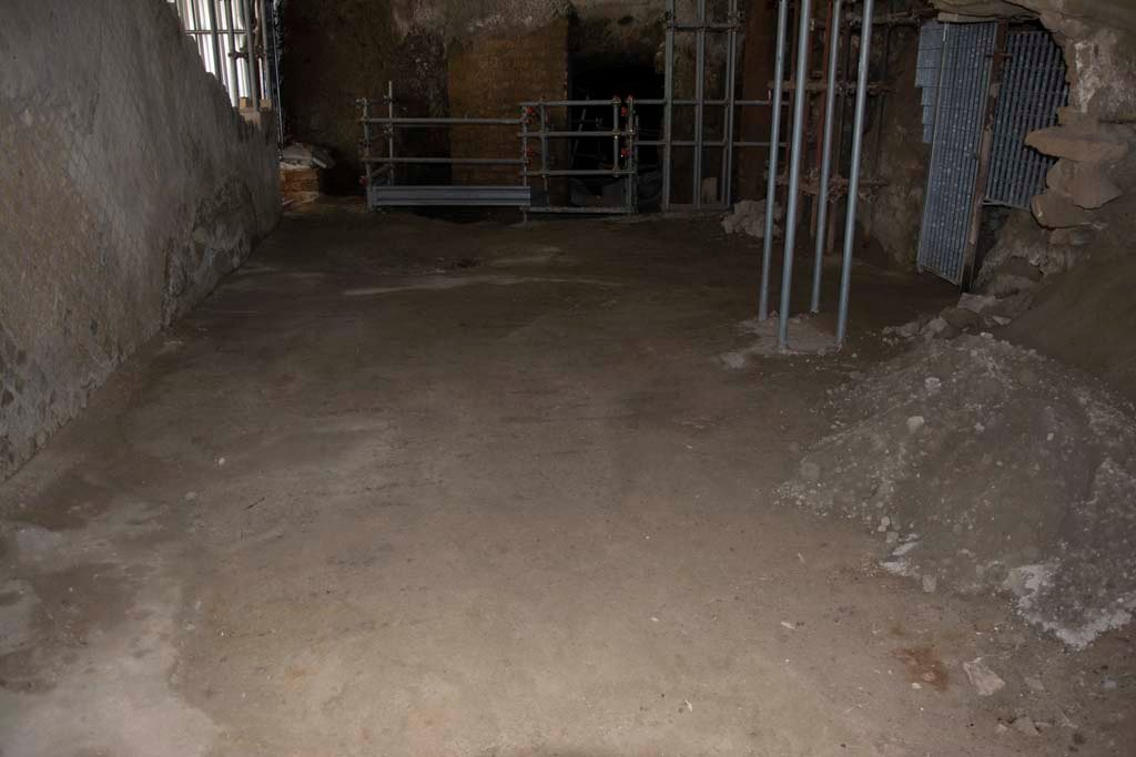 Villa dei Papiri, March 2019. Room (q), looking west from atrium.
Foto Annette Haug, ERC Grant 681269 DÉCOR.
