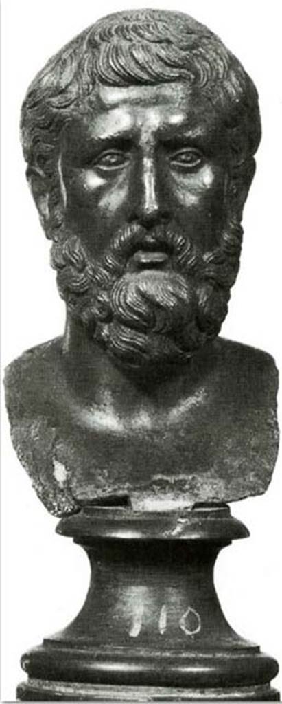 Villa dei Papiri, Herculaneum. Bronze bust of Hermarchus. Found in 1753, in room where a few papyri were found.
Now in Naples Archaeological Museum. Inventory number 5471.
