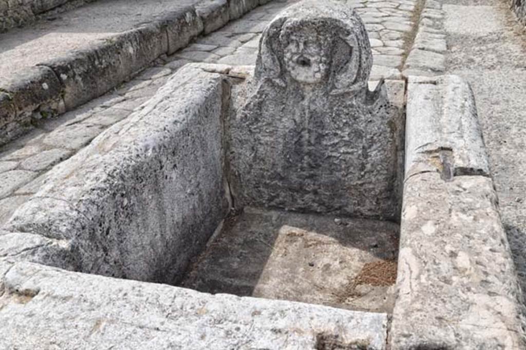 Cardo V, Herculaneum. April 2018. 
Looking south towards fountain outside of IV.15/16, and near junction of Decumanus Inferiore. Photo courtesy of Ian Lycett-King. Use is subject to Creative Commons Attribution-NonCommercial License v.4 International

